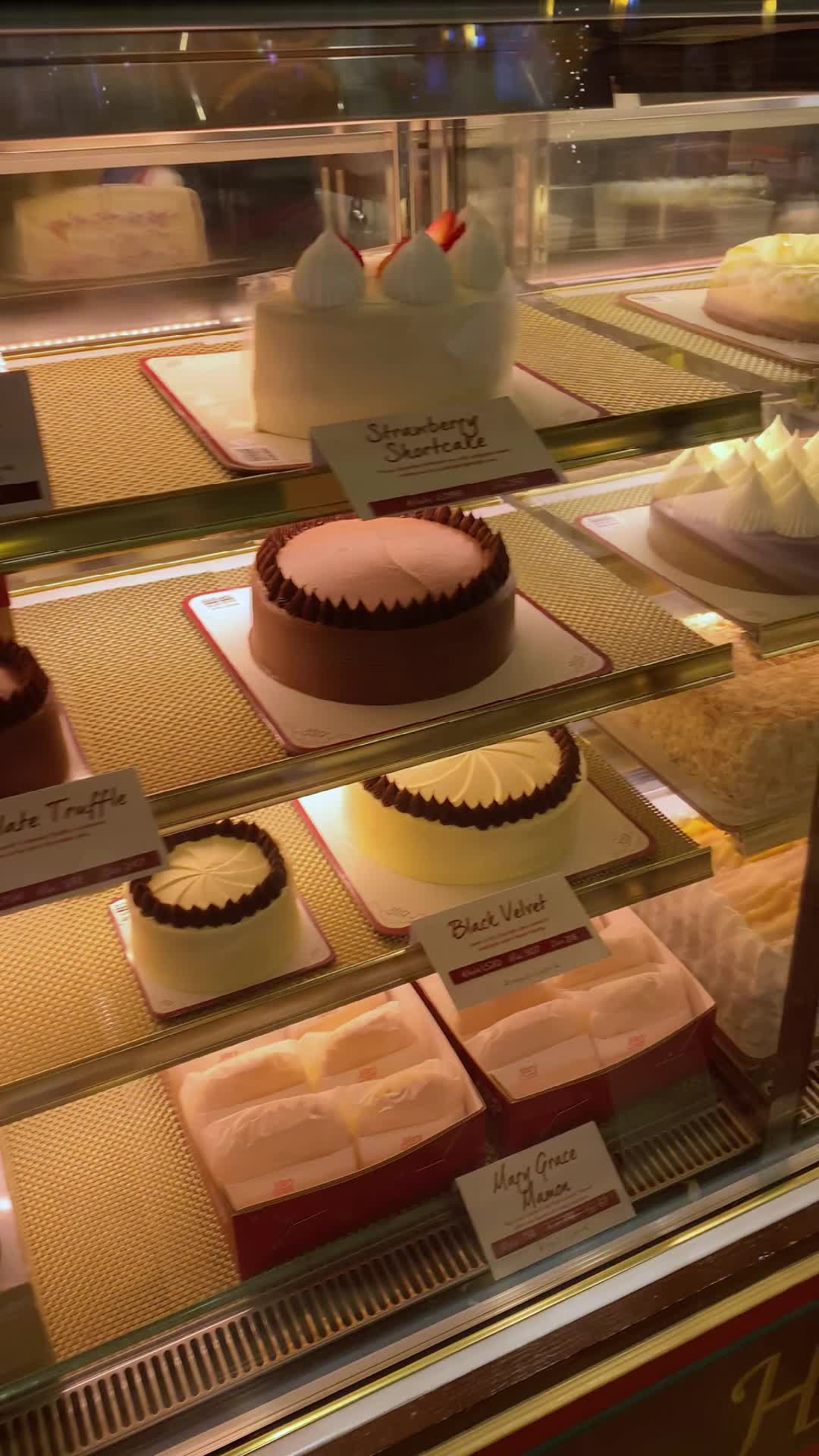 Video review of Café Mary Grace