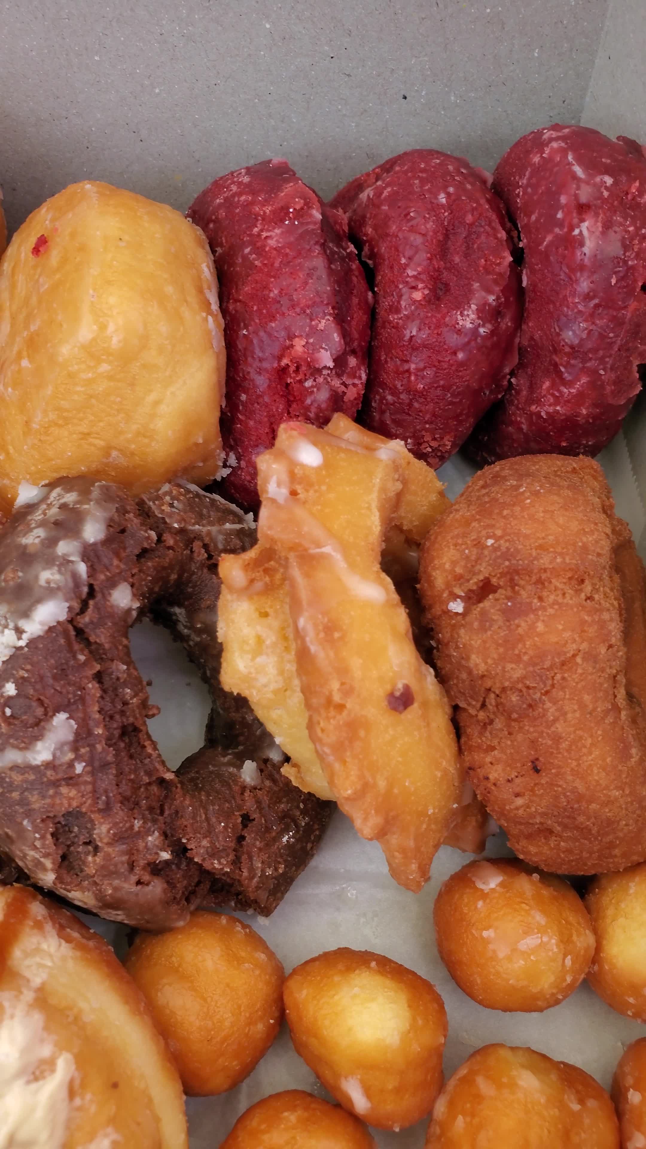 Thomas Donut & Snack Shop