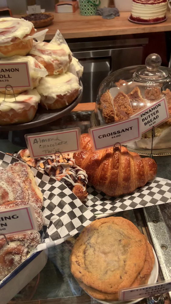 Lauretta Jean's