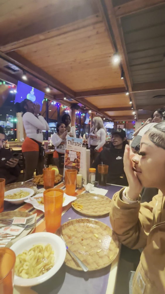 Hooters