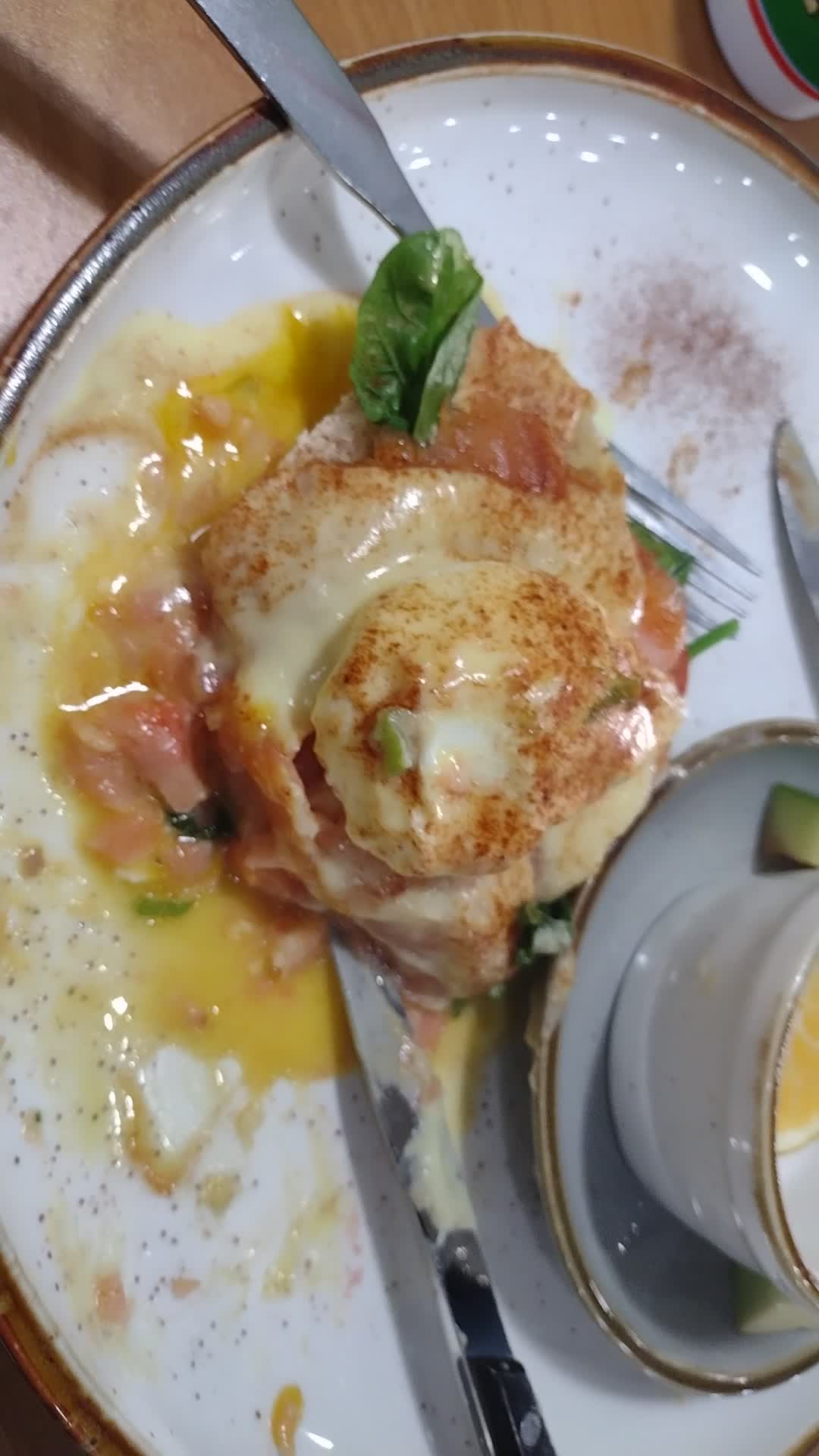 Video review of Eggcetera