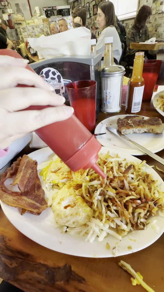 Grizzly Manor Cafe