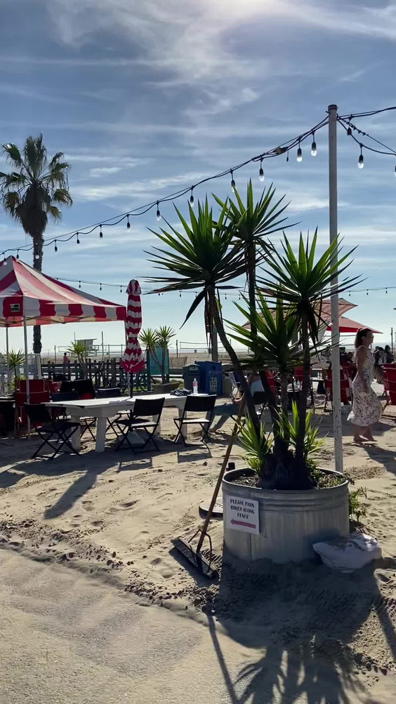 Perry’s Cafe and Beach Rentals