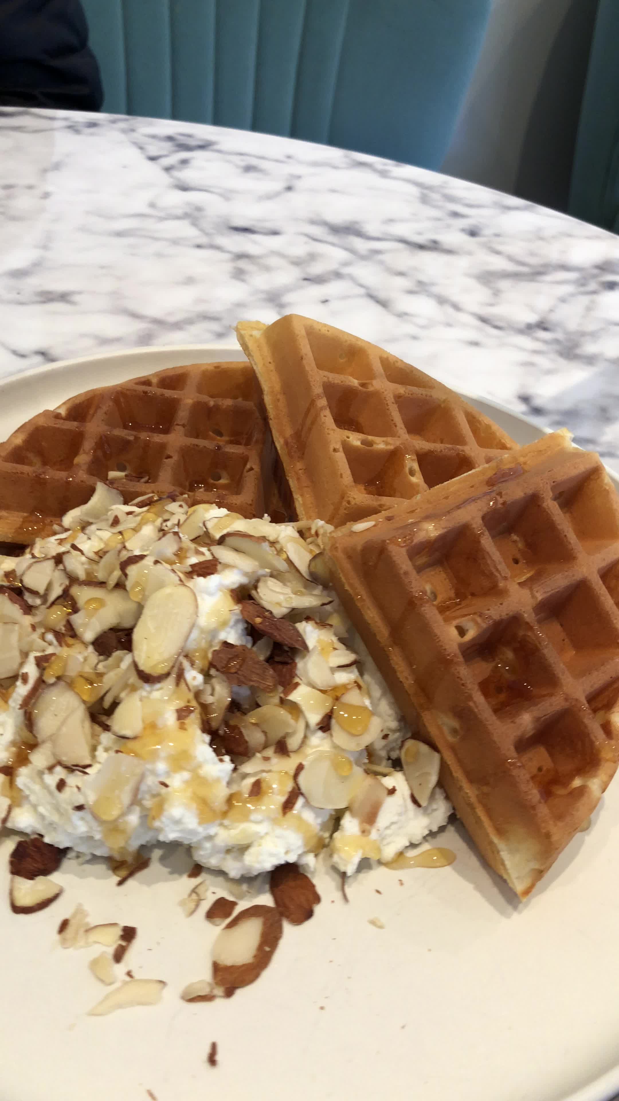 Video review of Mints & Honey