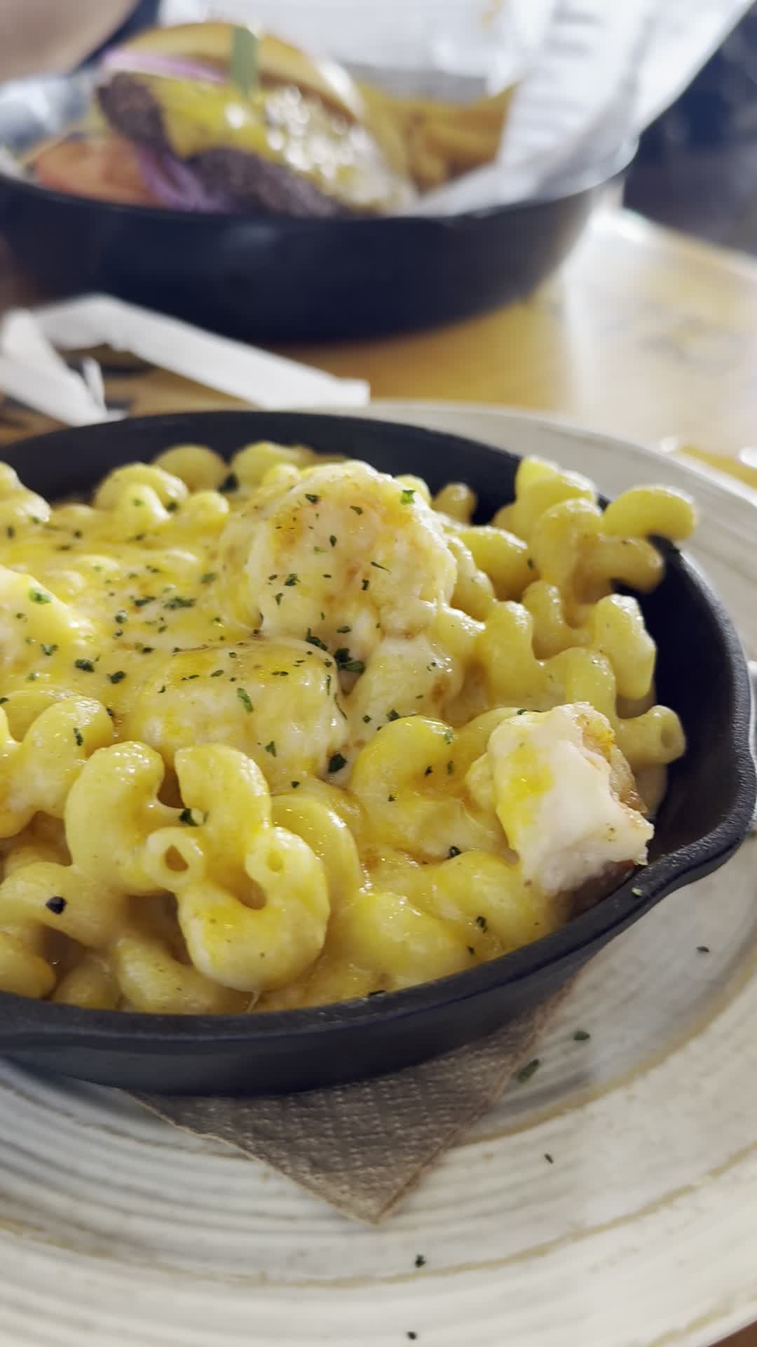 Video review of Bubba Gump Shrimp Co.