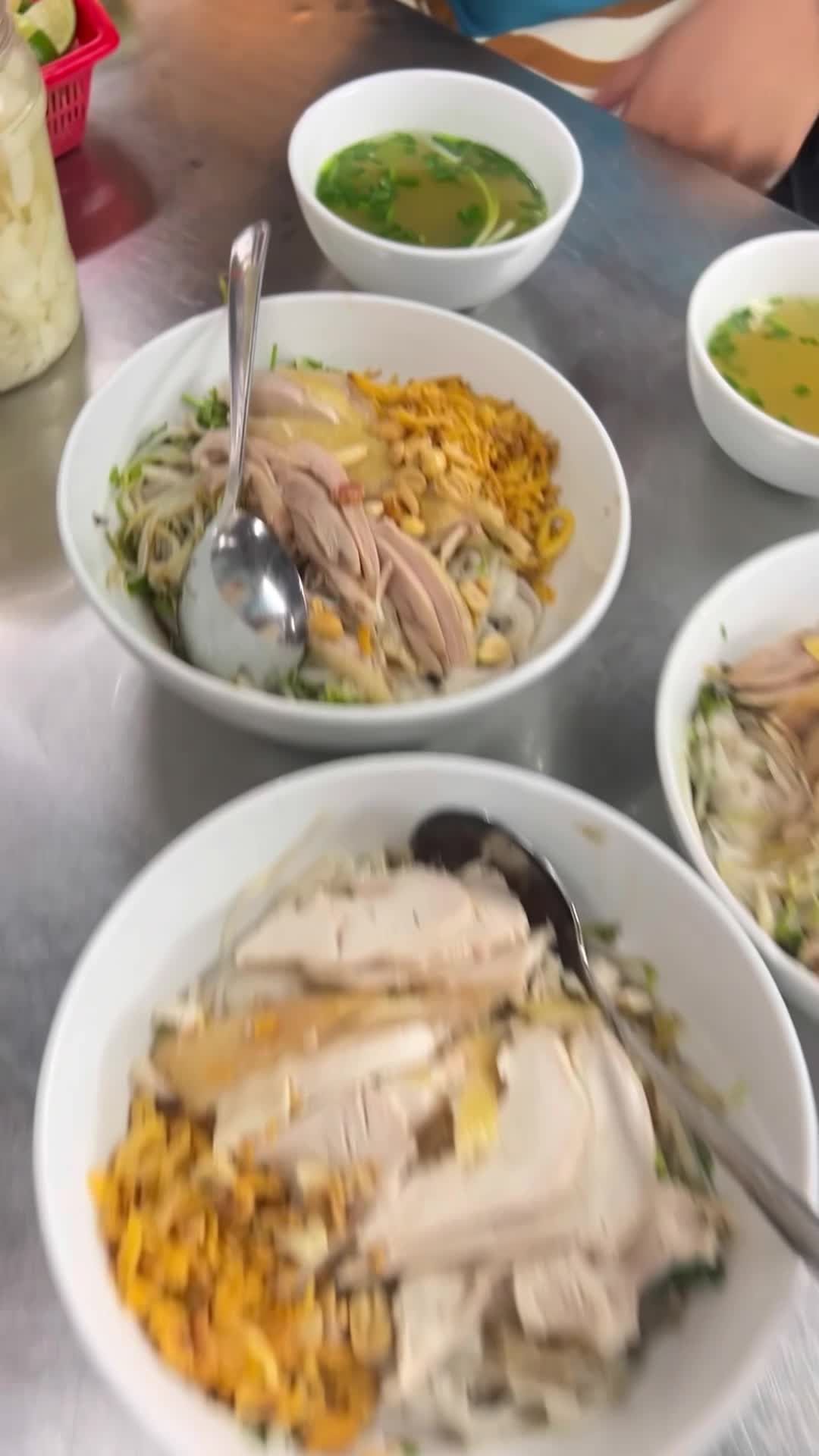 Video review of Phở 10 Lý Quốc Sư