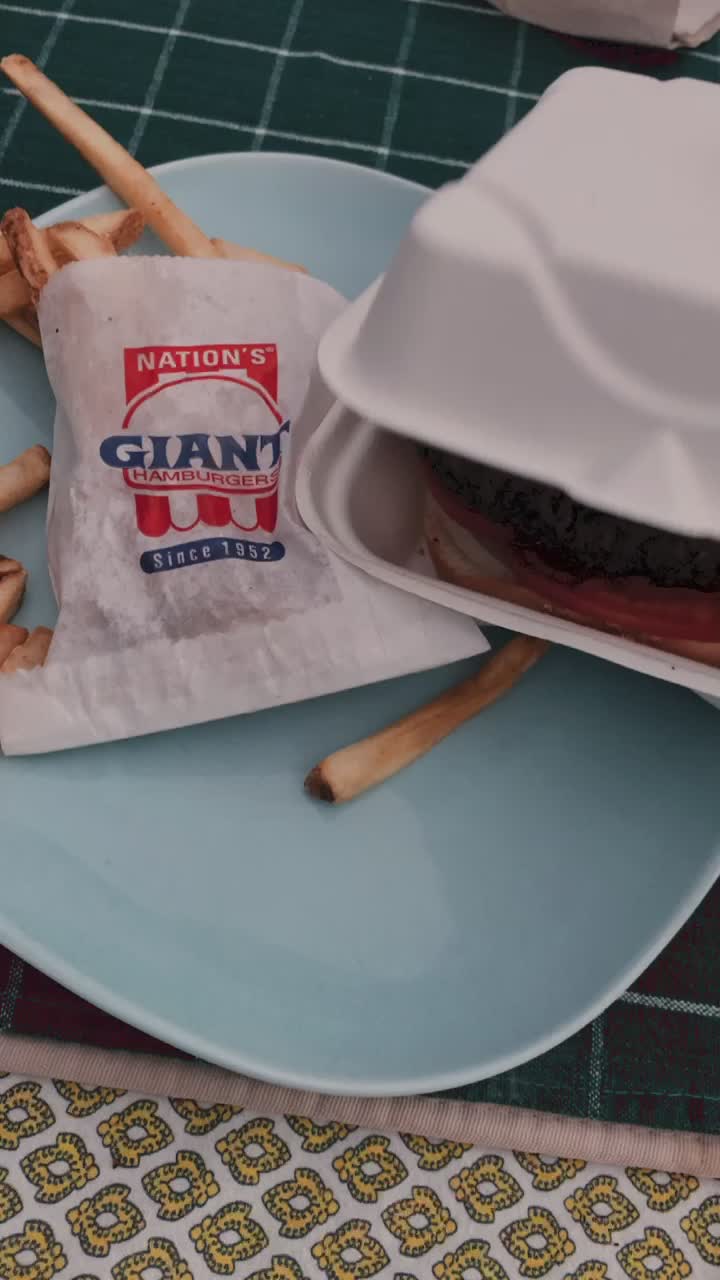 Video review of Nation's Giant Hamburgers