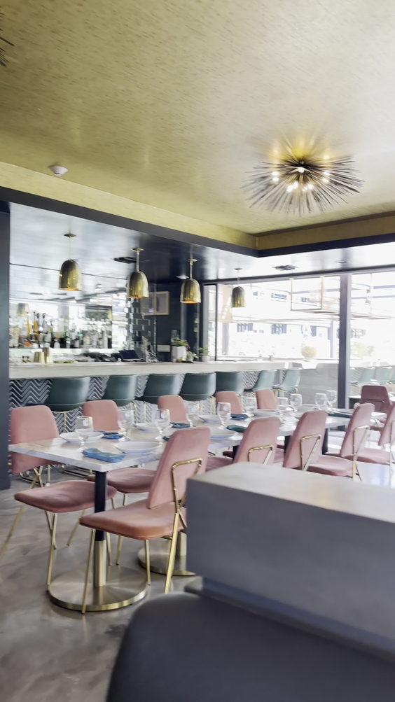 GiGis Restaurant and Bar
