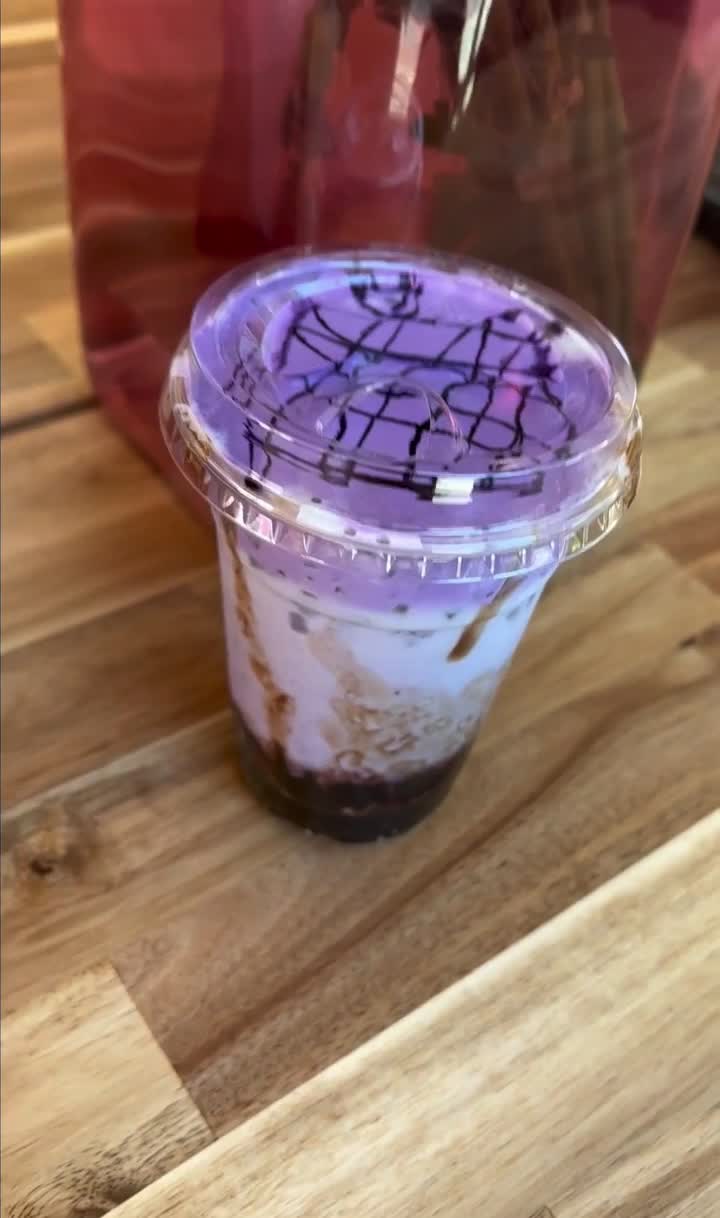 July Moon Bakery and Cafè