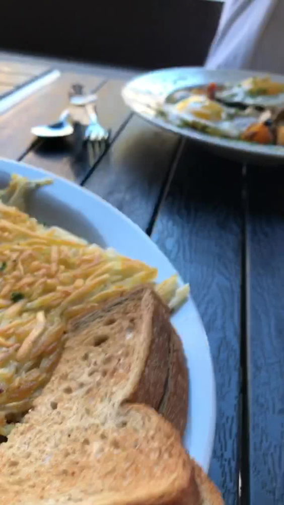 Cafe 382