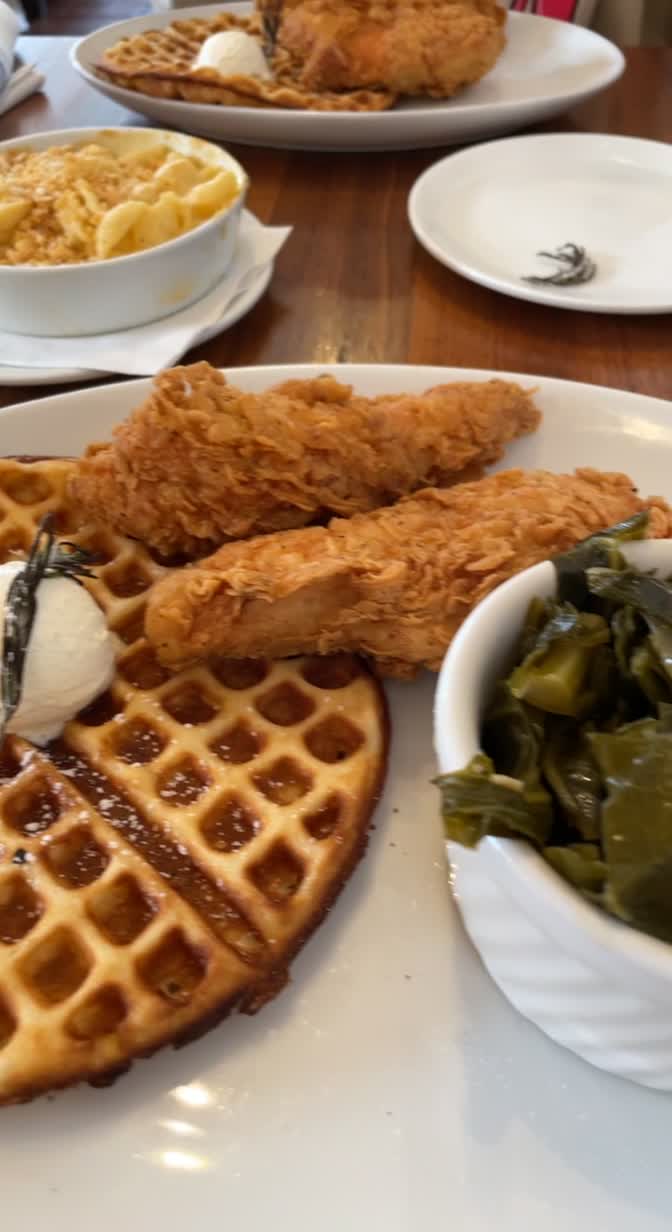 Video review of Street's Fine Chicken