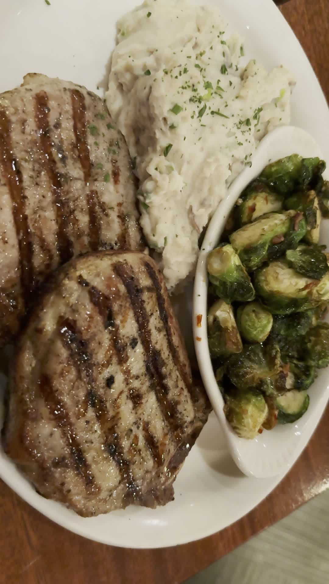 Video review of Charleston's Restaurant