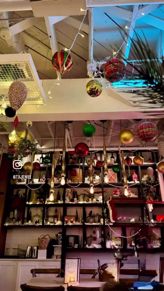 Leela’s Wine Bar