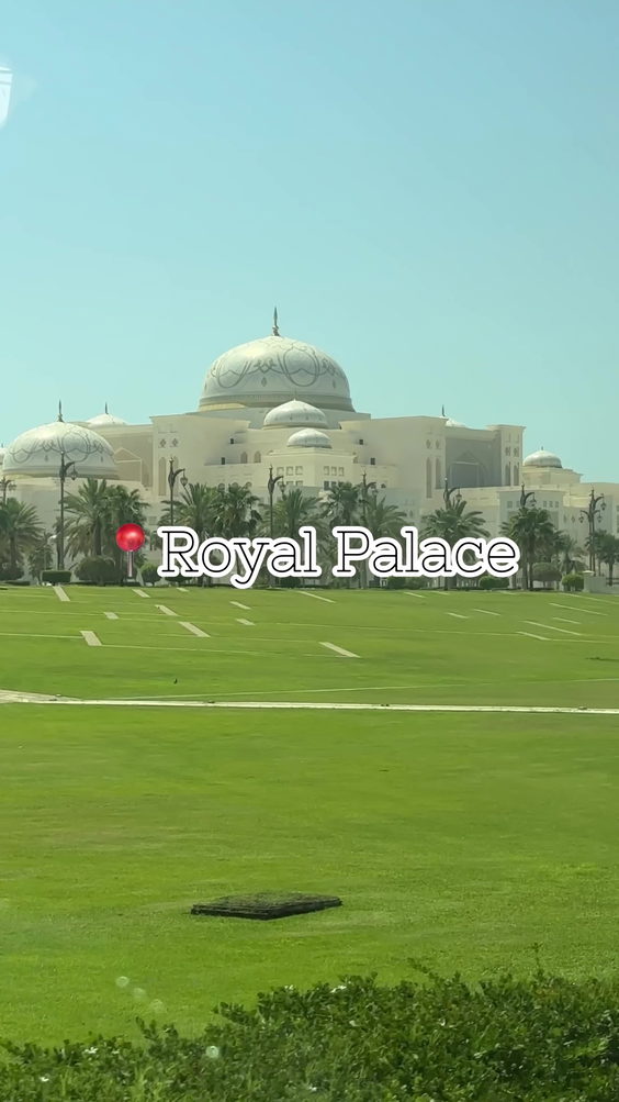 The Royal Atlantis Infinity Pool