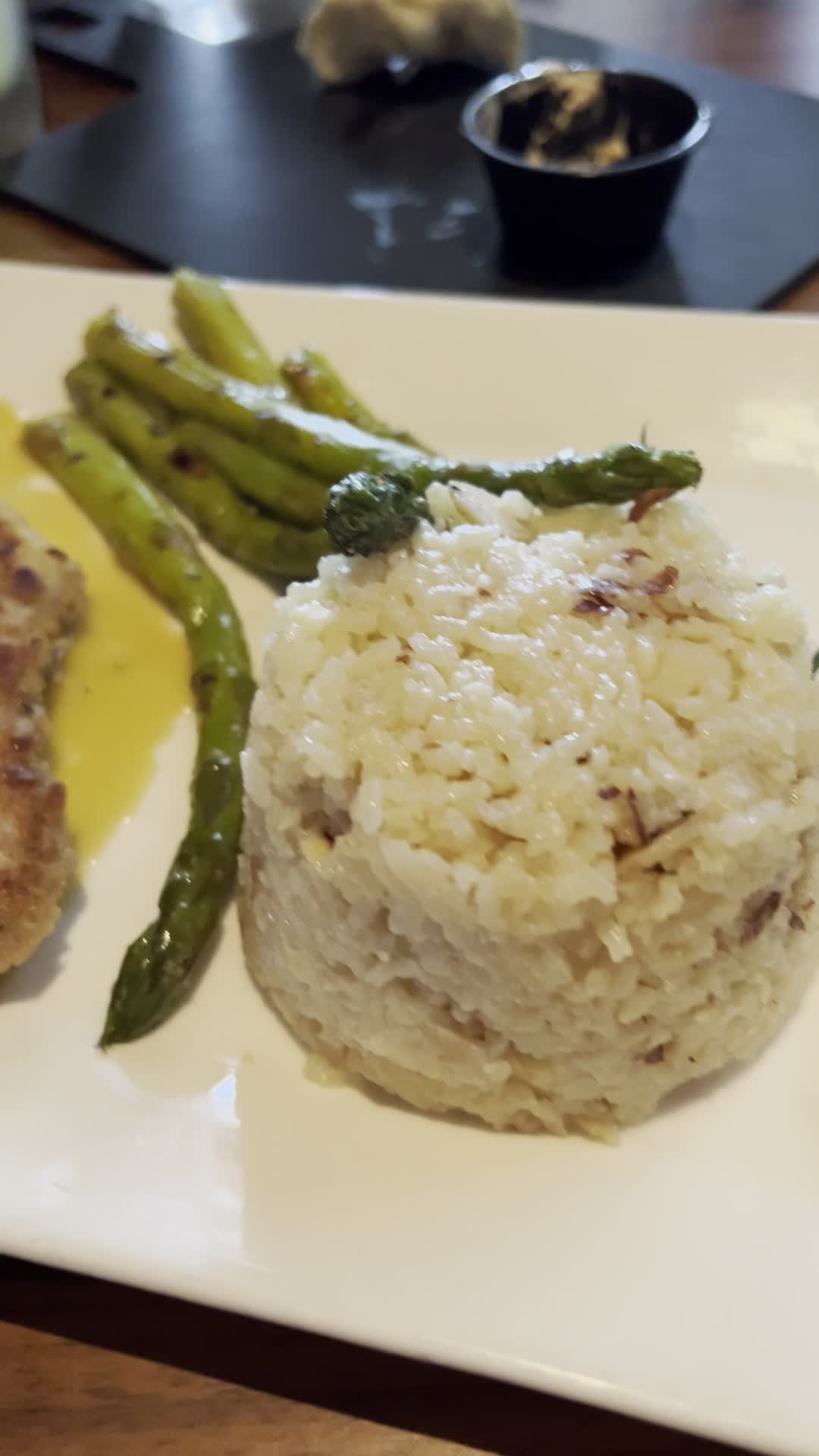 Tommy Bahama Restaurant & Bar