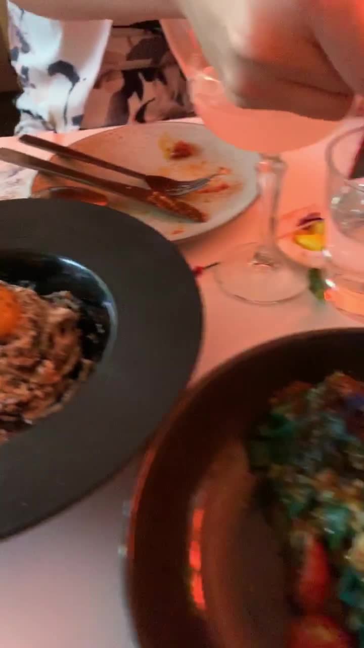 Video review of Mark and Vinny's