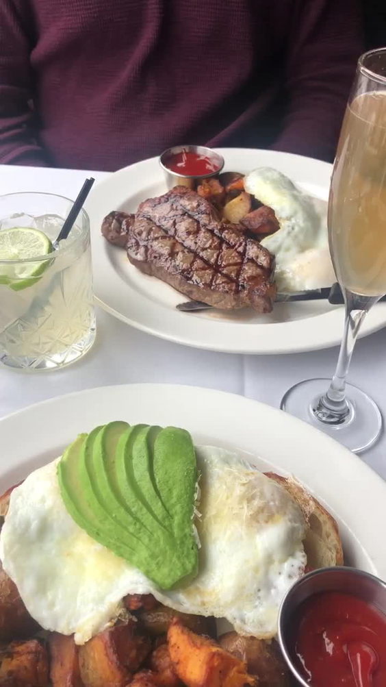 Zack's Oak Bar & Restaurant