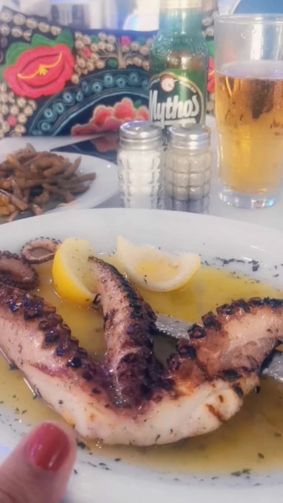 Hellas Greek Restaurant