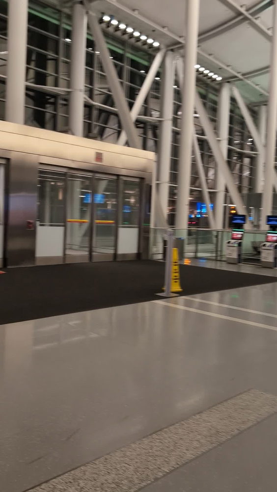 Cluny Grille, Lester B Pearson Airport T3