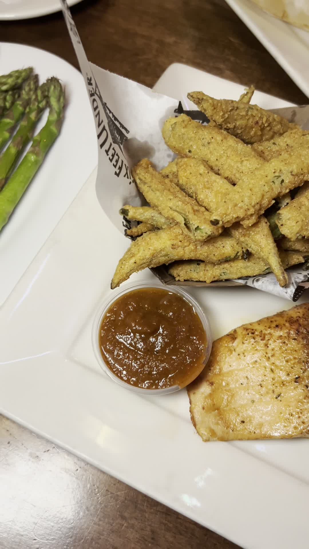 Video review of Six Feet Under Pub & Fish House