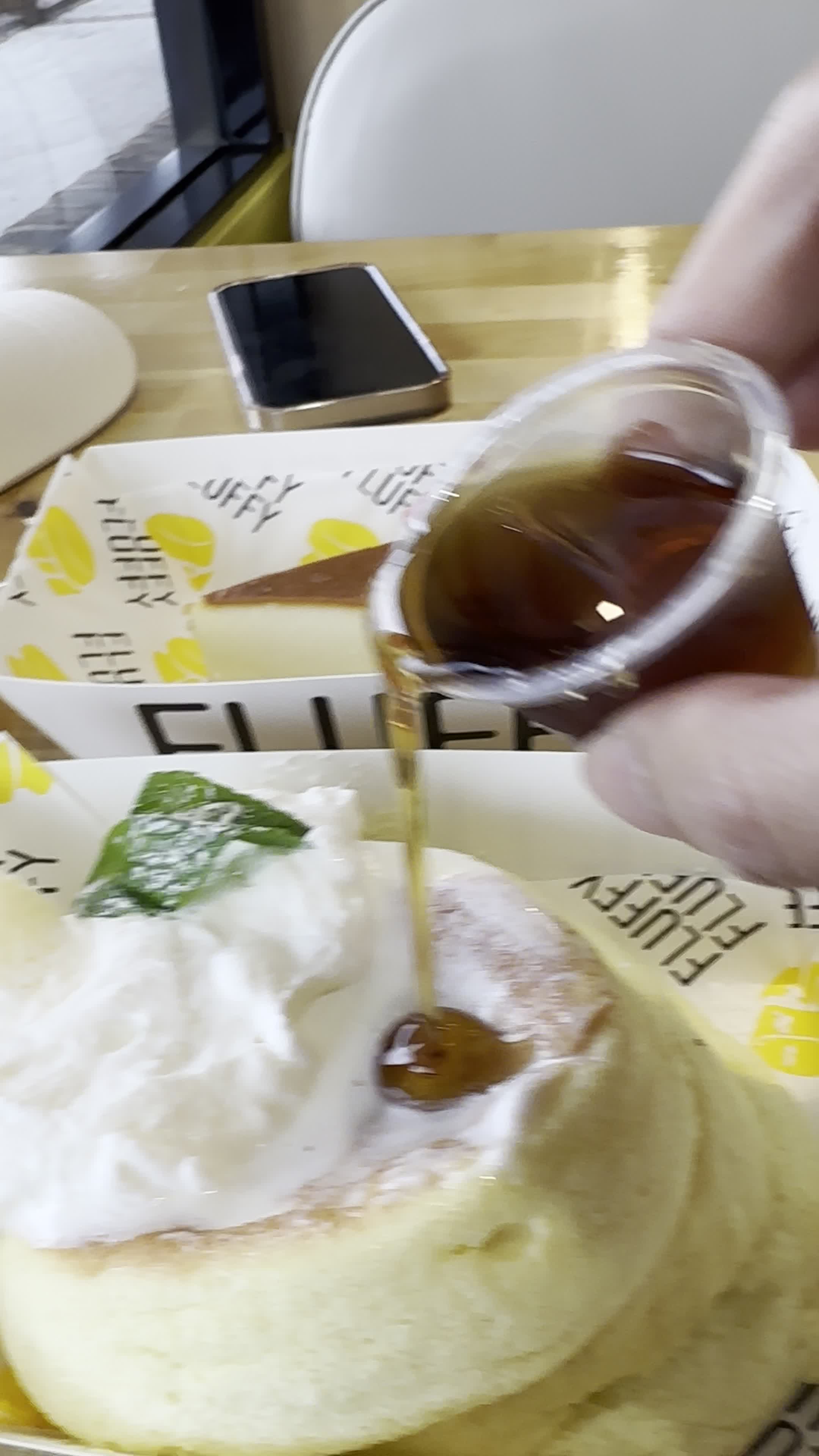 Fluffy fluffy dessert cafe