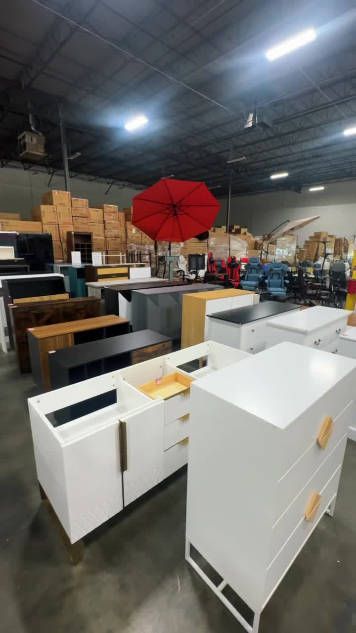 Happy warehouse liquidation 