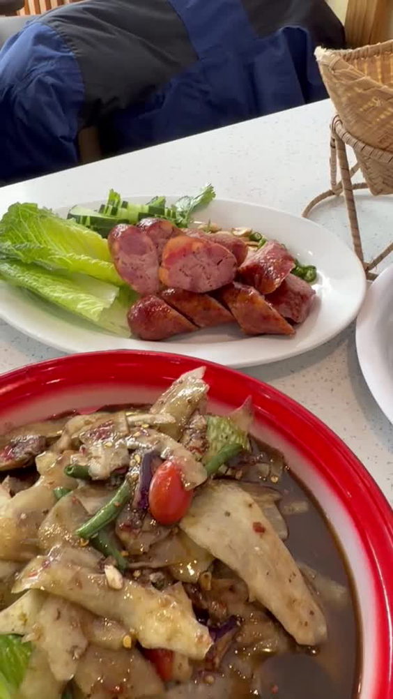 Mun Gai Thai Street Food