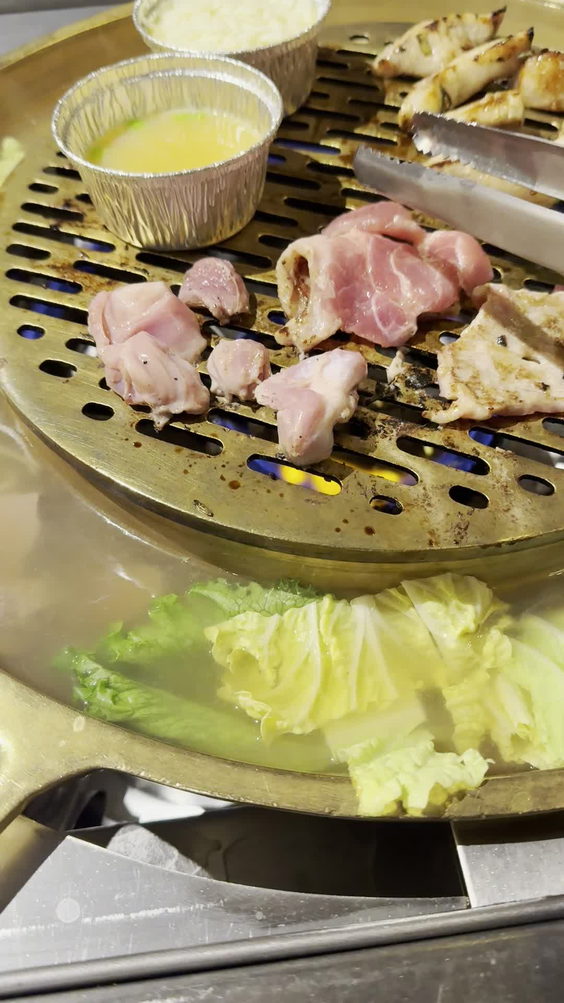 Boon Dee Moo Ka Ta Thai B.B.Q. บุญดีหมูกระทะ