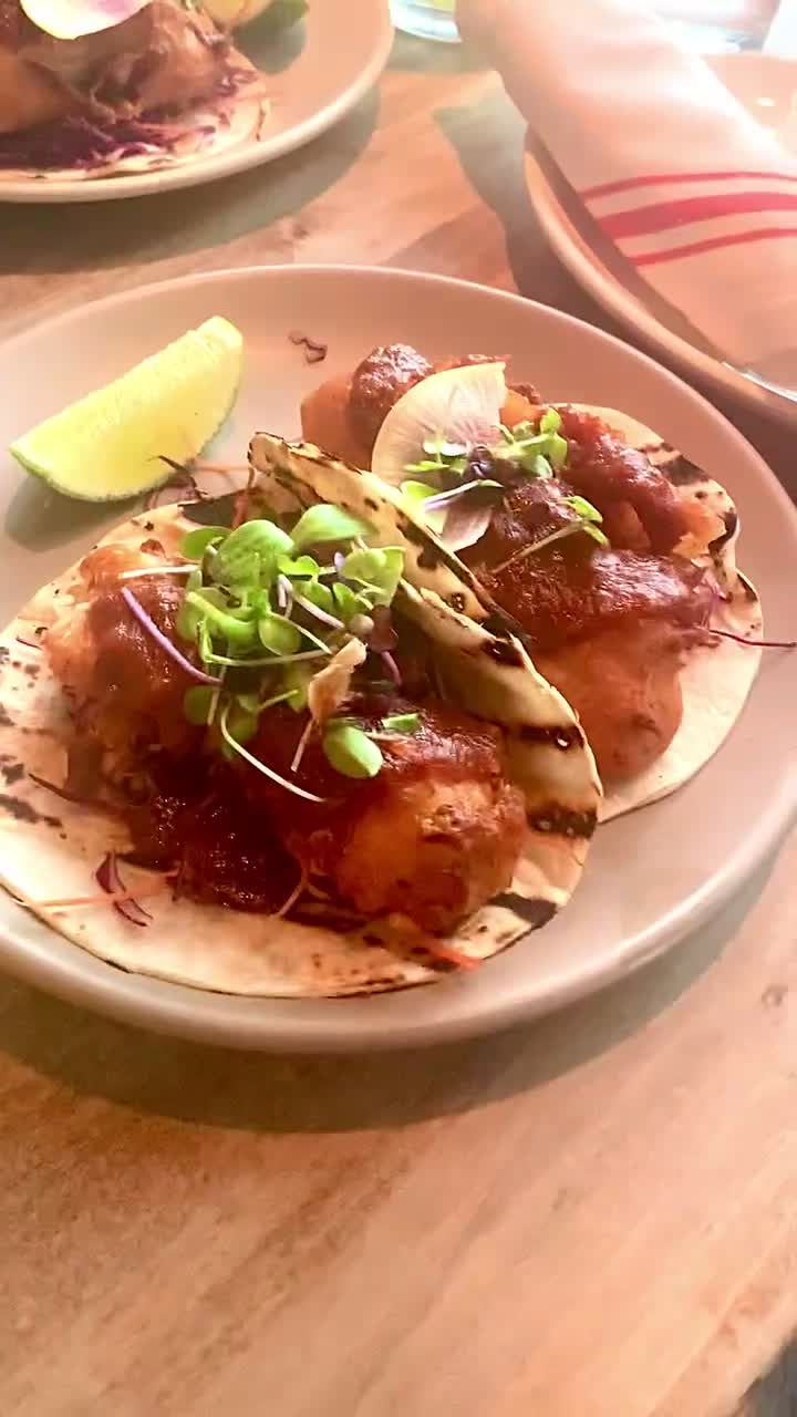 Video review of Ofrenda