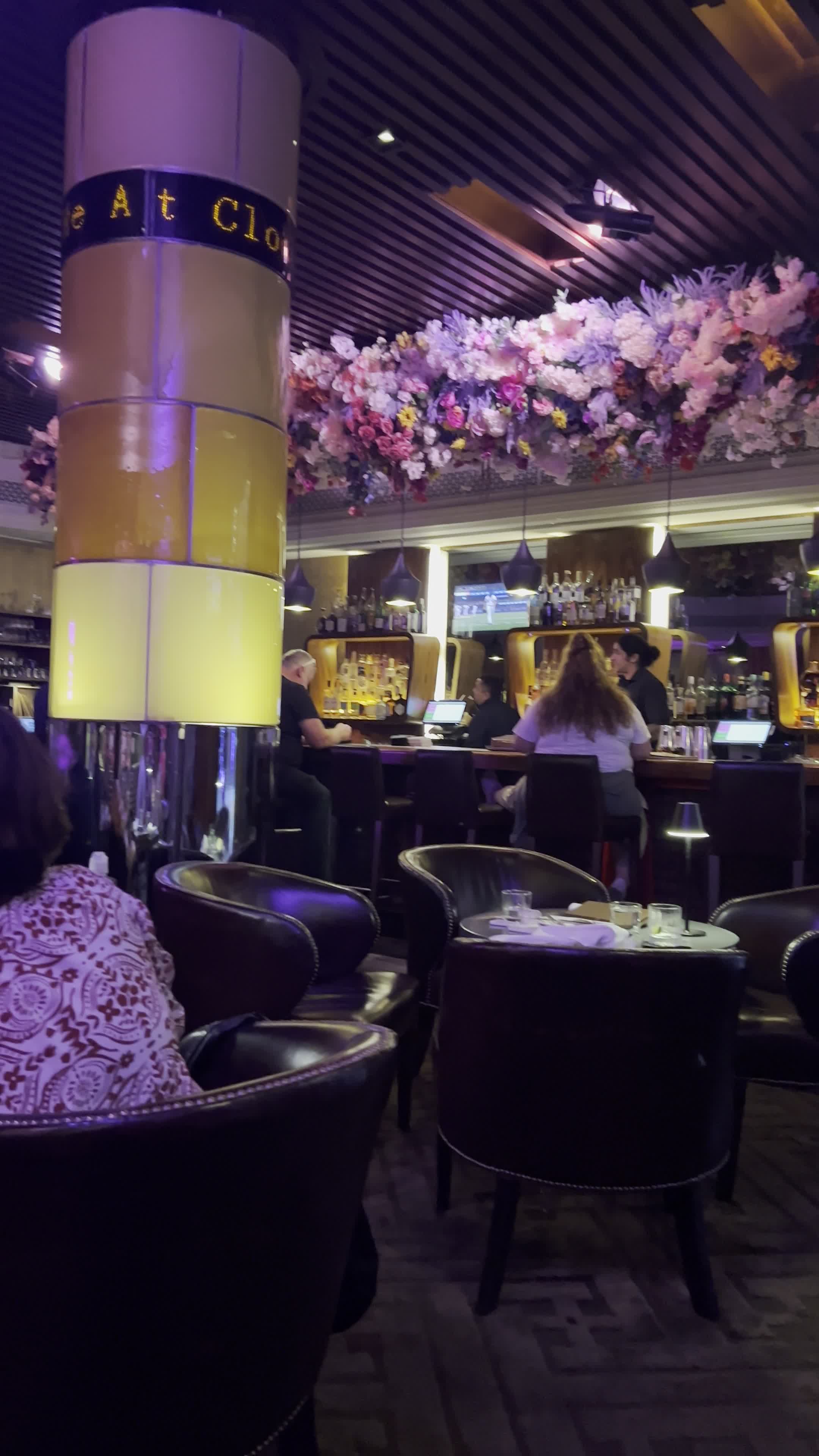 Video review of Clock Bar