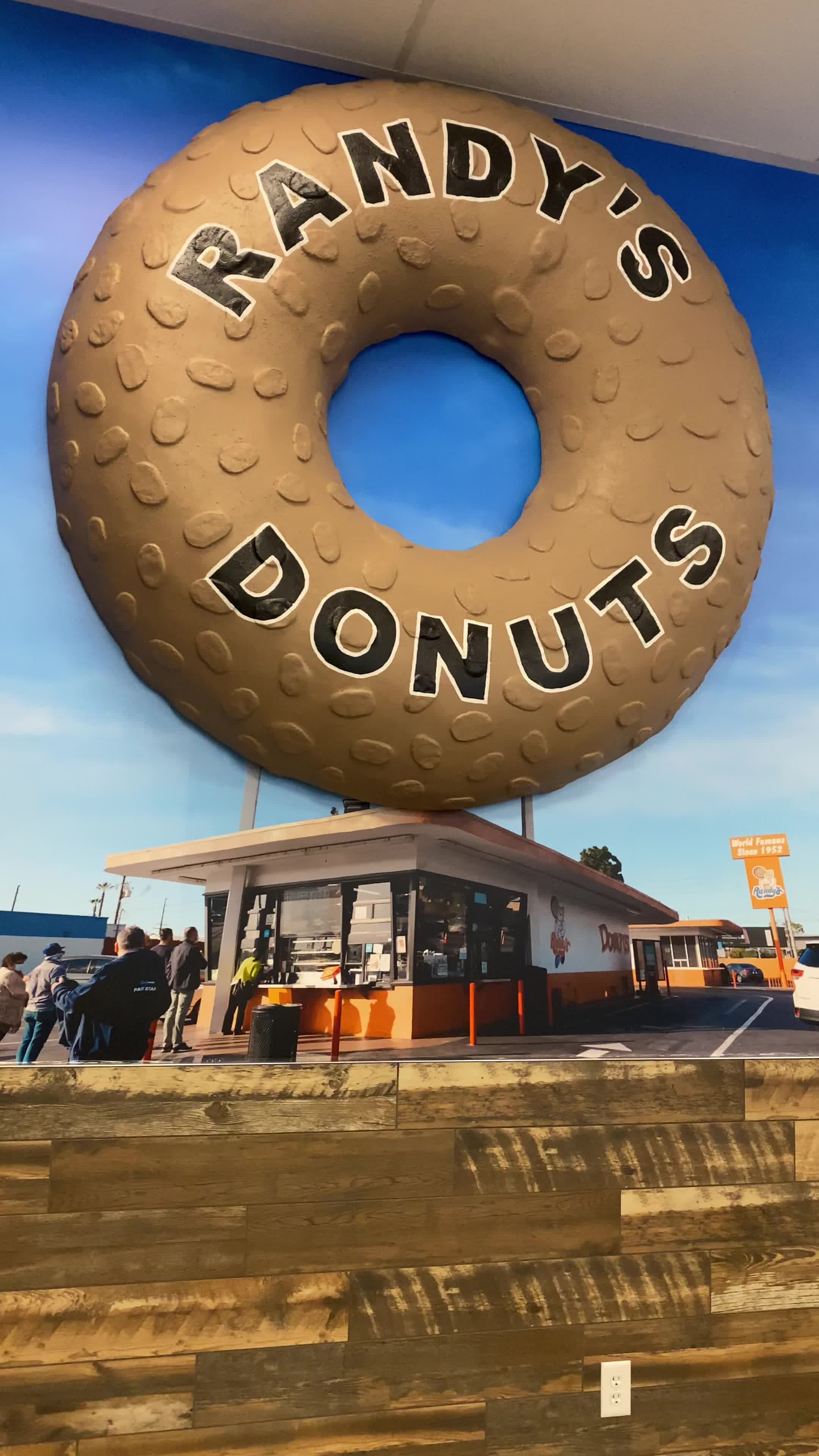 Randy’s Donuts