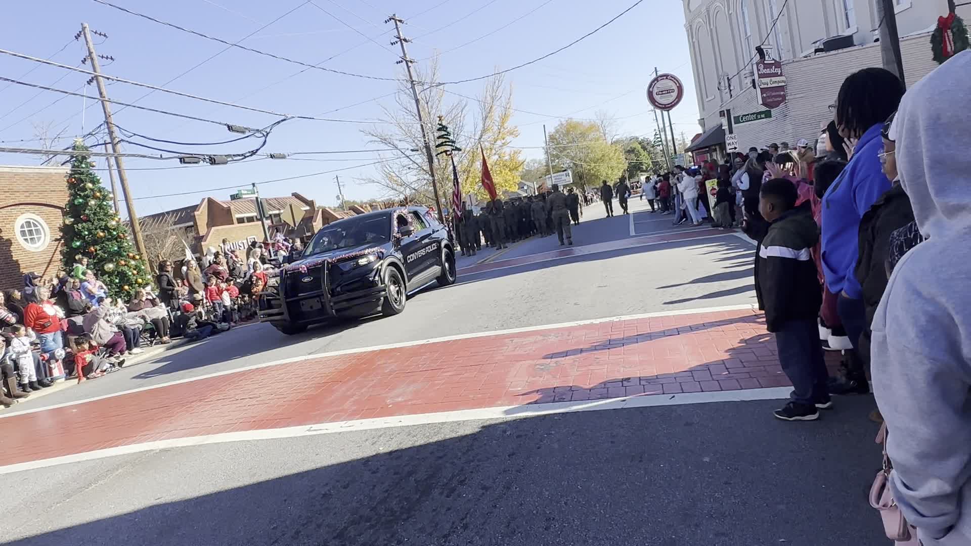 Frozen Notes Pizza \u0026 Karaoke Bar