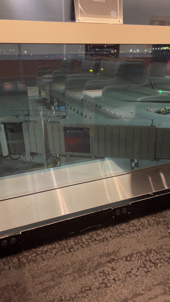Detroit Metropolitan Wayne County Airport (DTW)
