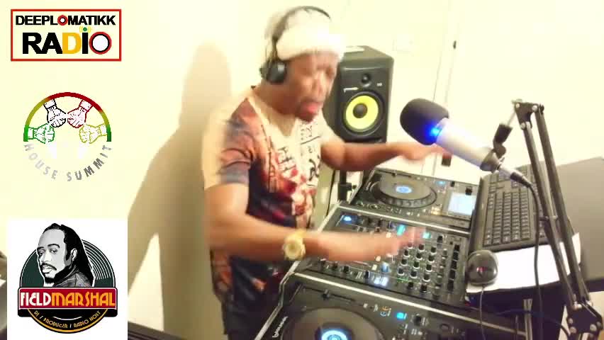 DEEPLOMATIKK RADIO STUDIO