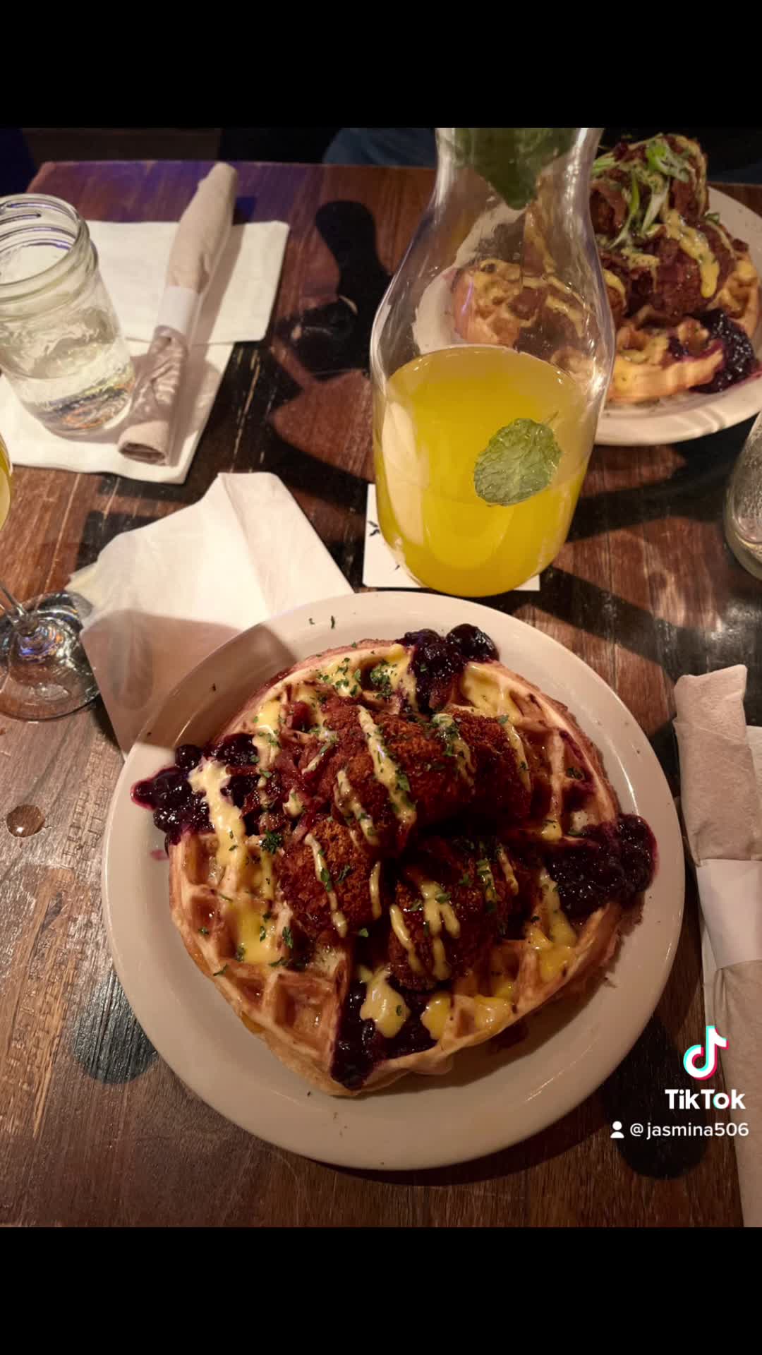 Video review of Wicked Willy's