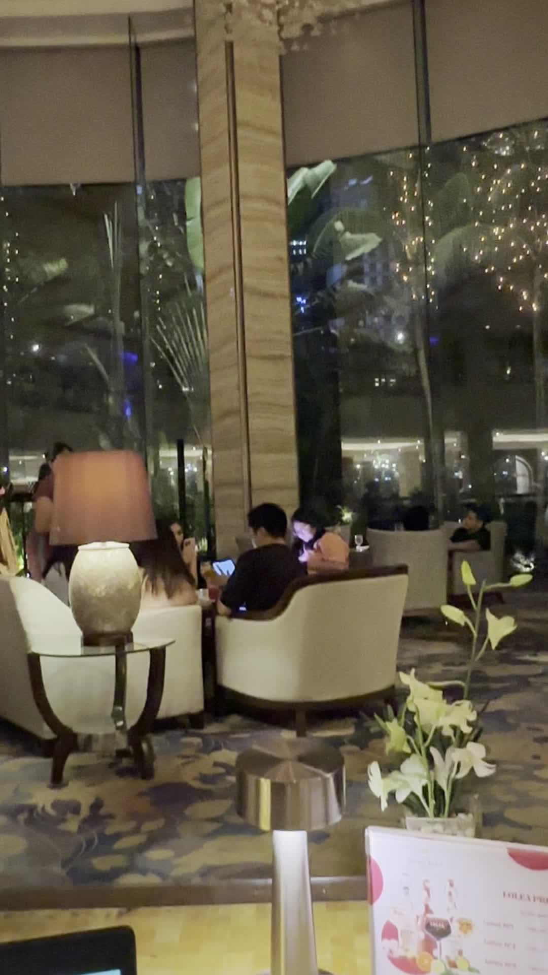 Shangri-La Hotel