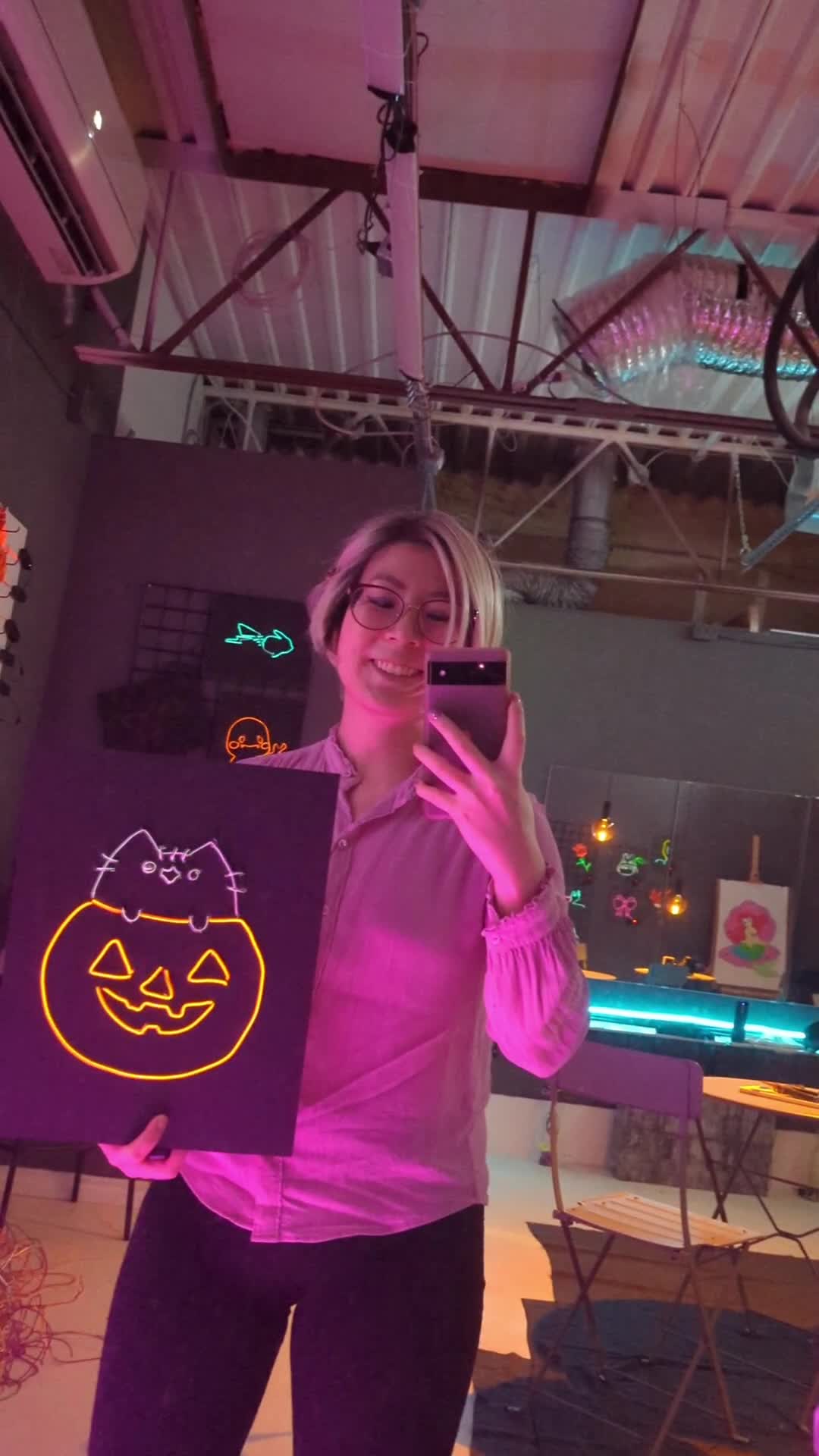 2077 LIGHT SIGN STUDIO
