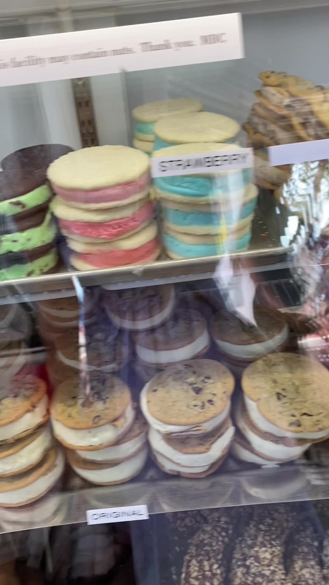 Video review of Manhattan Beach Creamery