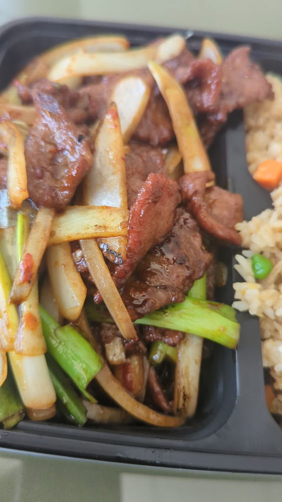 Wok's Deli