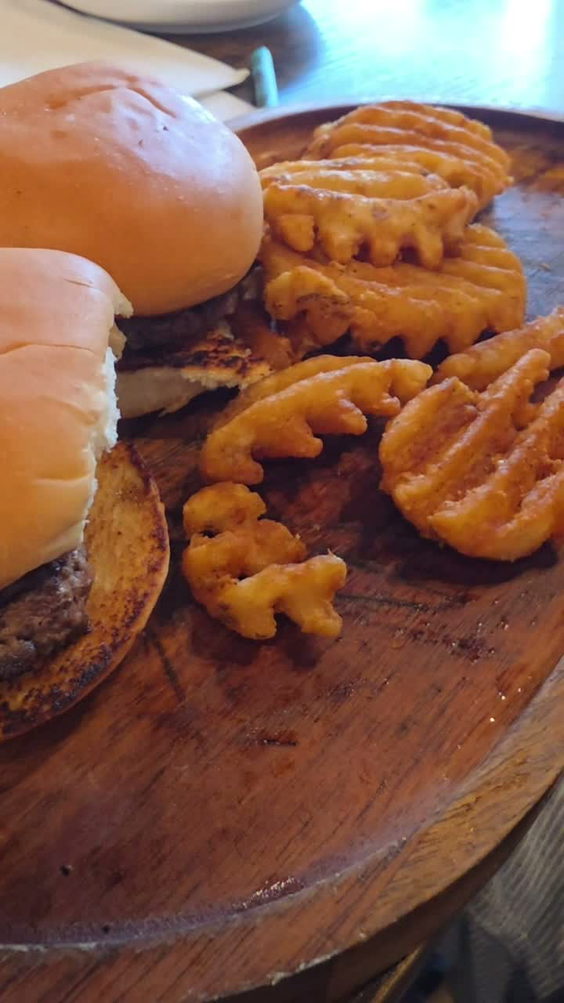 Da burger wing hub