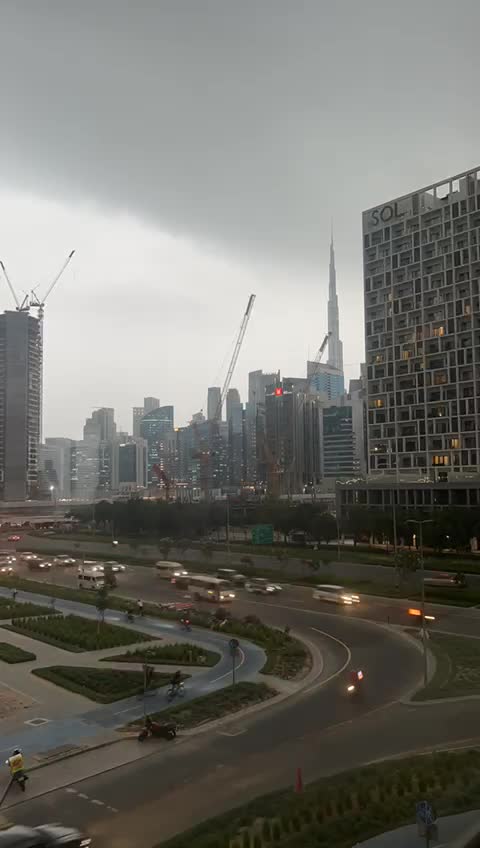 Business Bay Metro Station محطة مترو الخليج التجاري