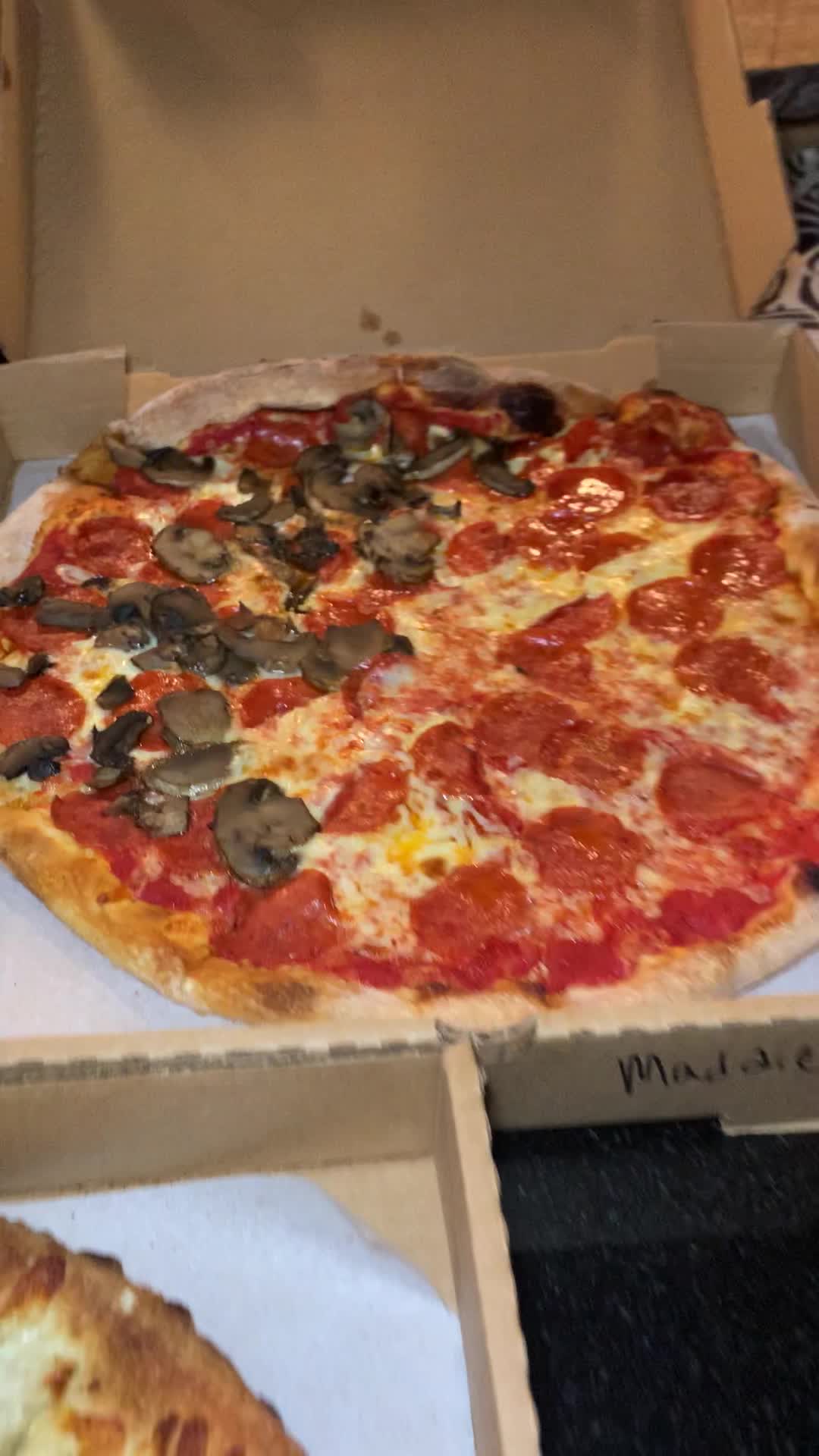 Neo Pizza & Taphouse
