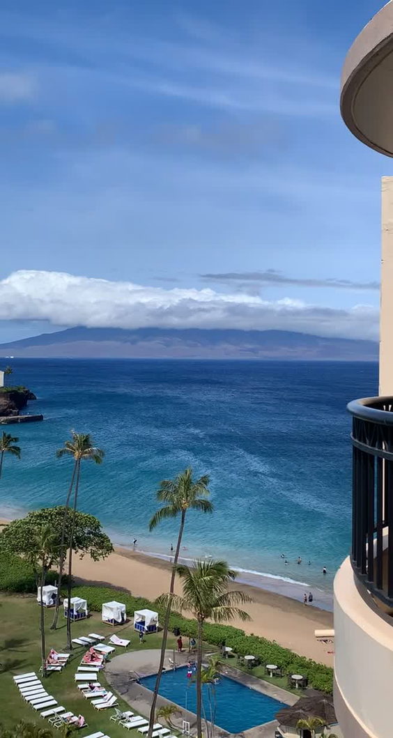 Royal Lahaina Resort & Bungalows