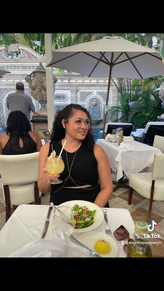 Gianni's At The Former Versace Mansion