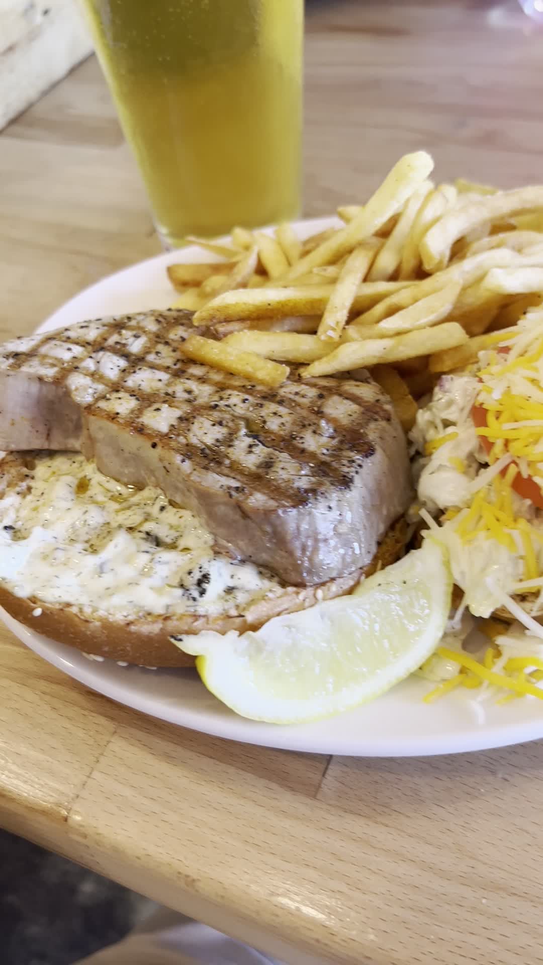 Video review of Paia Fish Market Restaurant