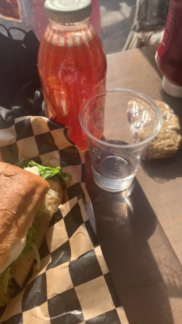 Lola's Cafe & Catering