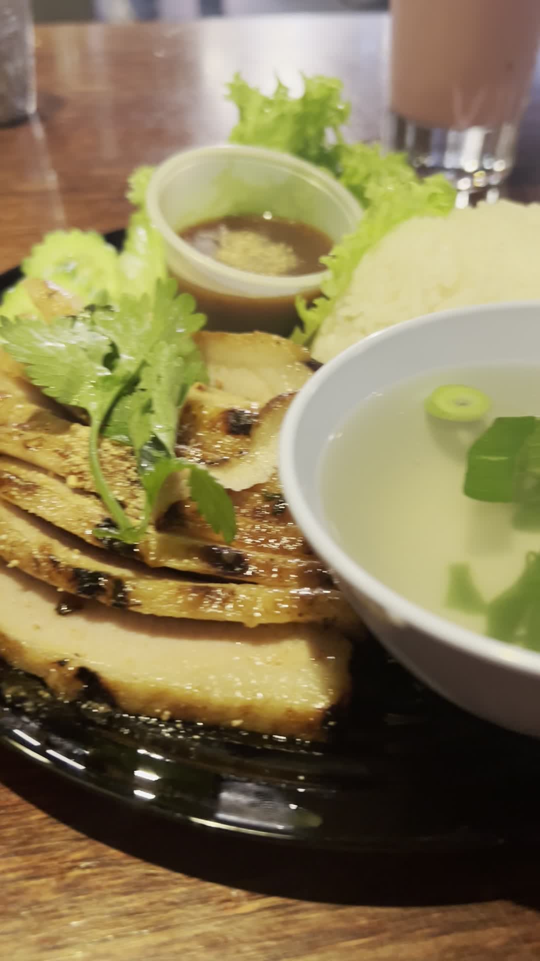 Video review of Samosorn Thai