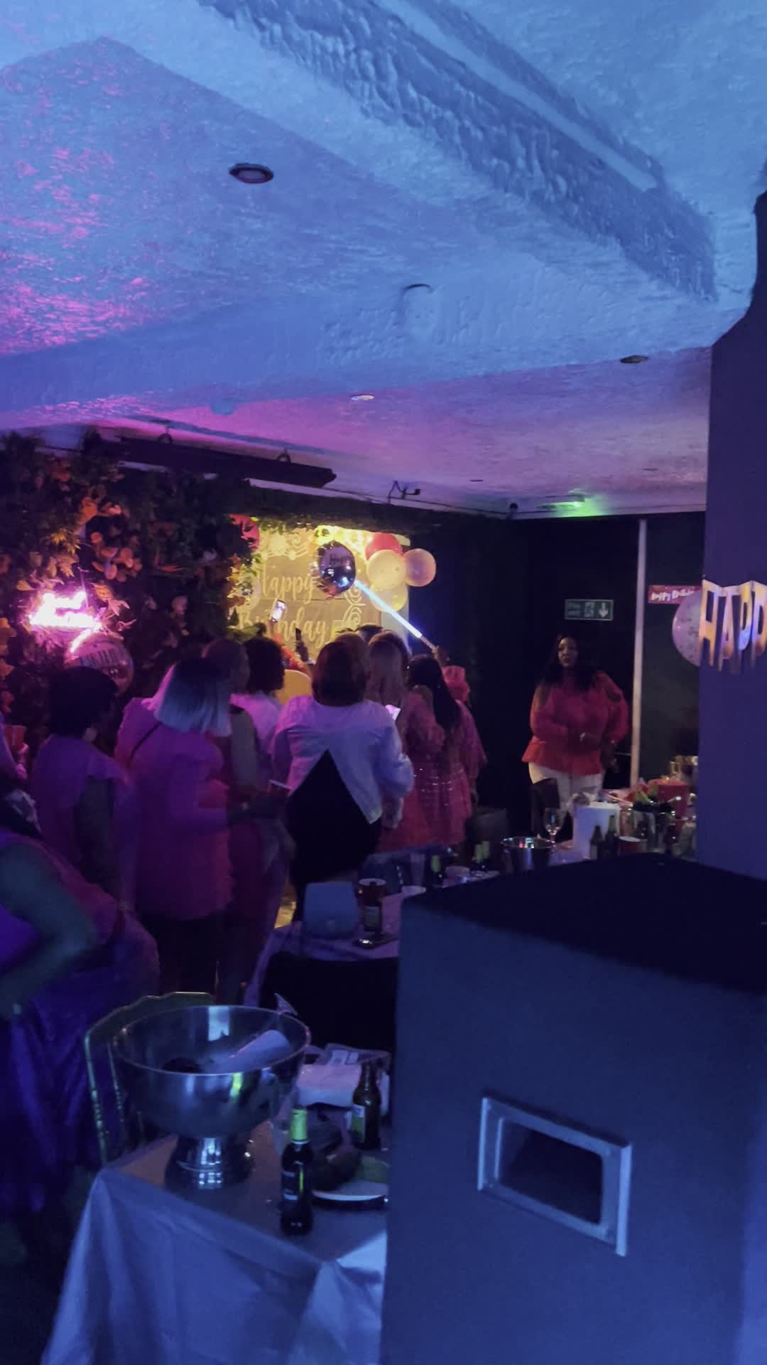 Vibez Bar & Restaurant