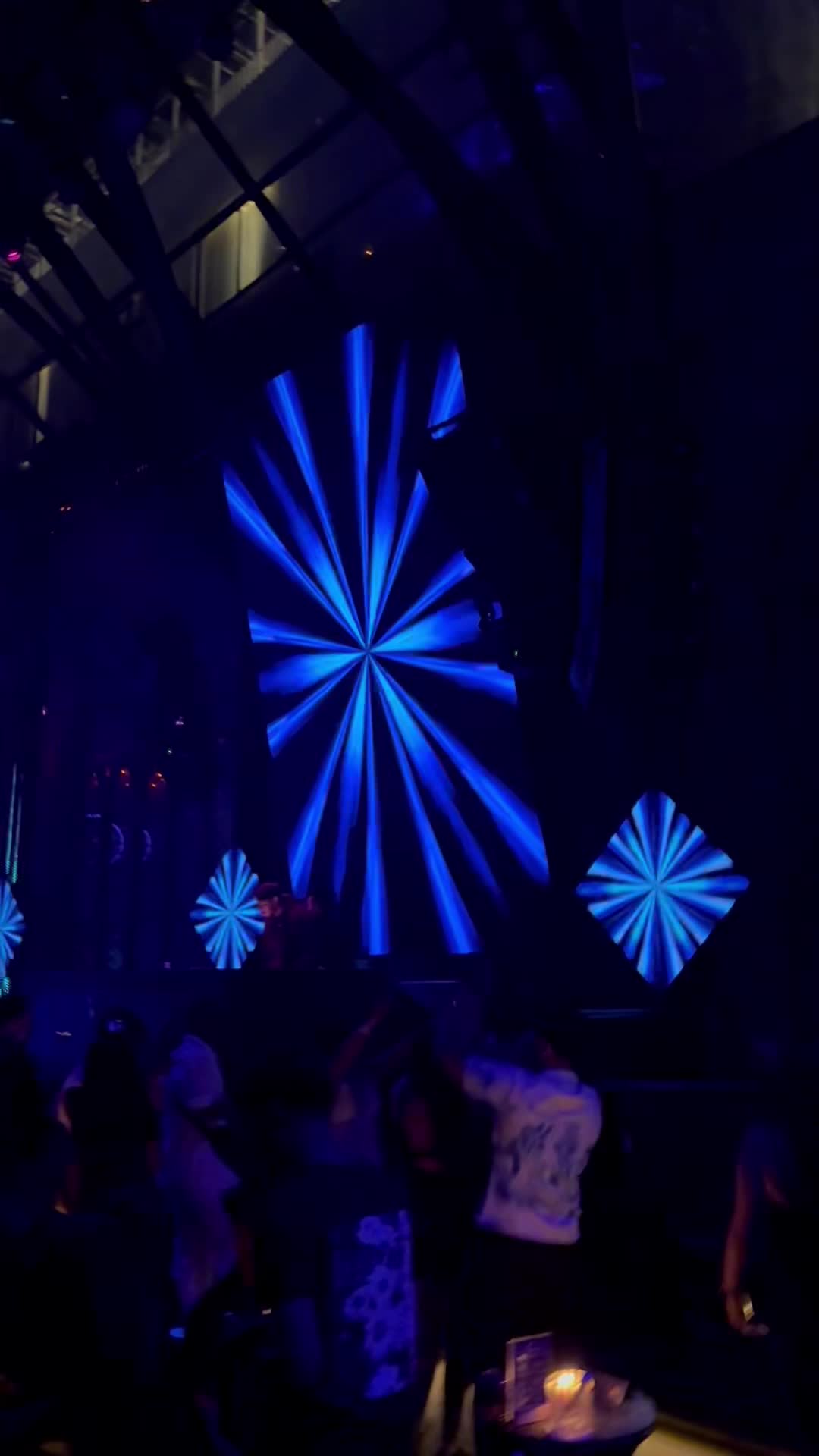 MIRROR Club & Lounge