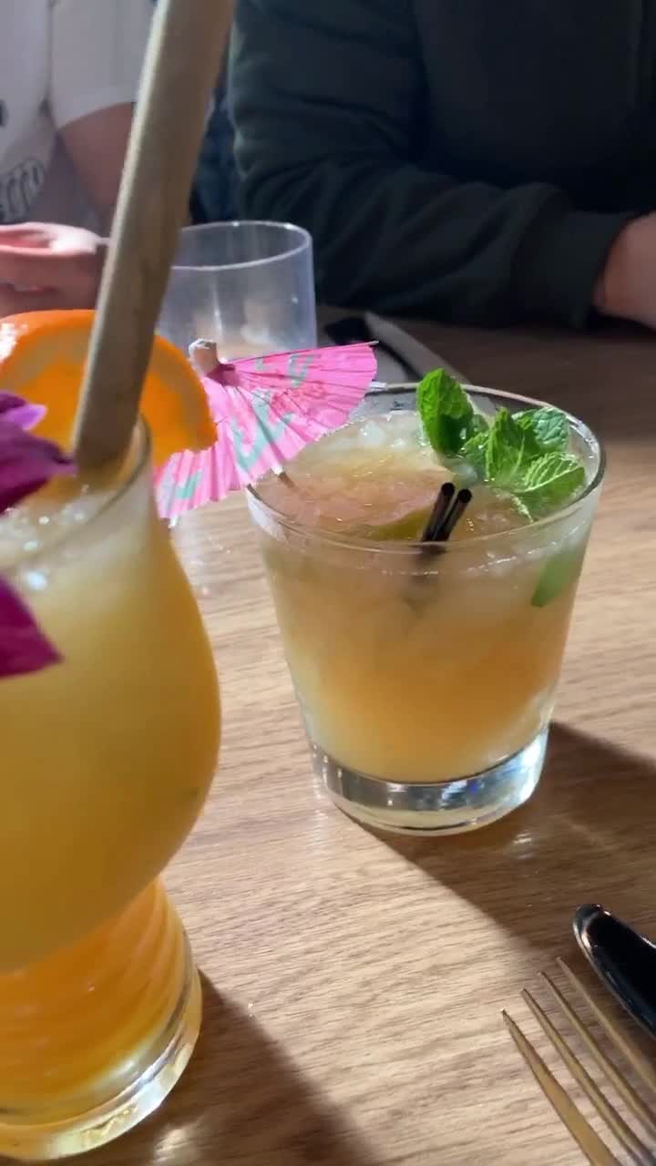 Hula Hoops Restaurant & Bar